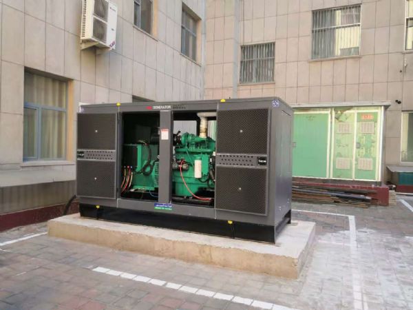 康明斯發(fā)電機(jī)組安裝現(xiàn)場(chǎng)
